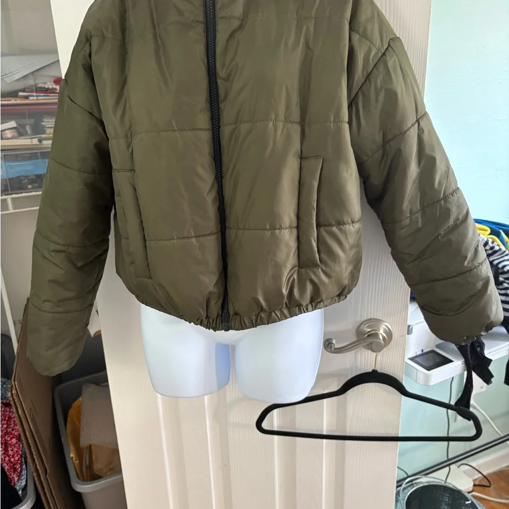 Abound Cropped Puffer Jacket Green size small